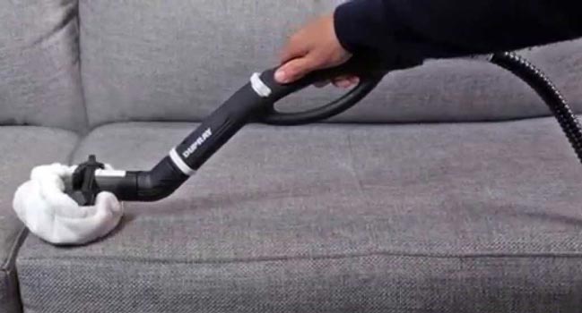 ¿Cómo lavar los muebles con vaporeta?