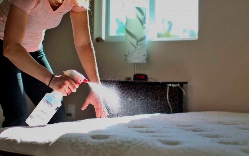 Cómo limpiar manchas colchón