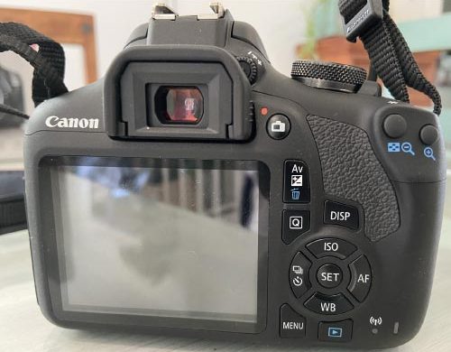 Canon EOS 2000d